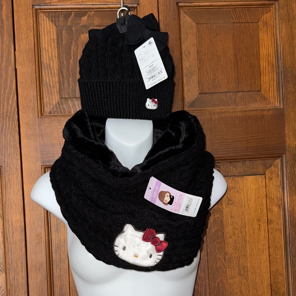 Hello Kitty Winter Beanie with matching Scarf